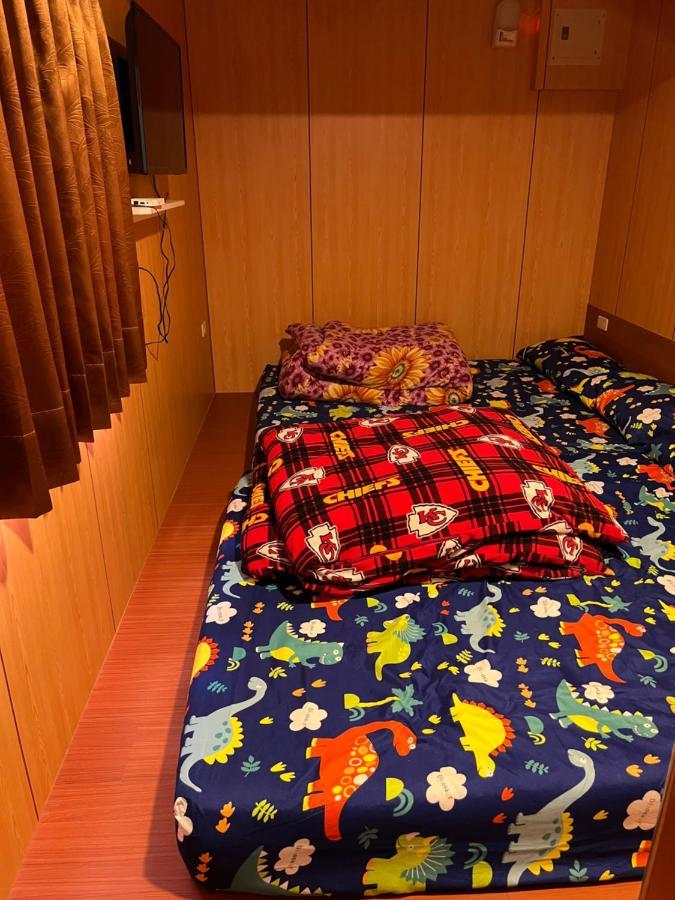 Komei Container Homestay Qingshui Eksteriør billede